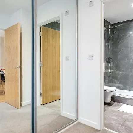 Serene Luxury 5 Star City Centre By Your Perfect Short Lets With Netflix & Fast Wifi * Бирмингем
